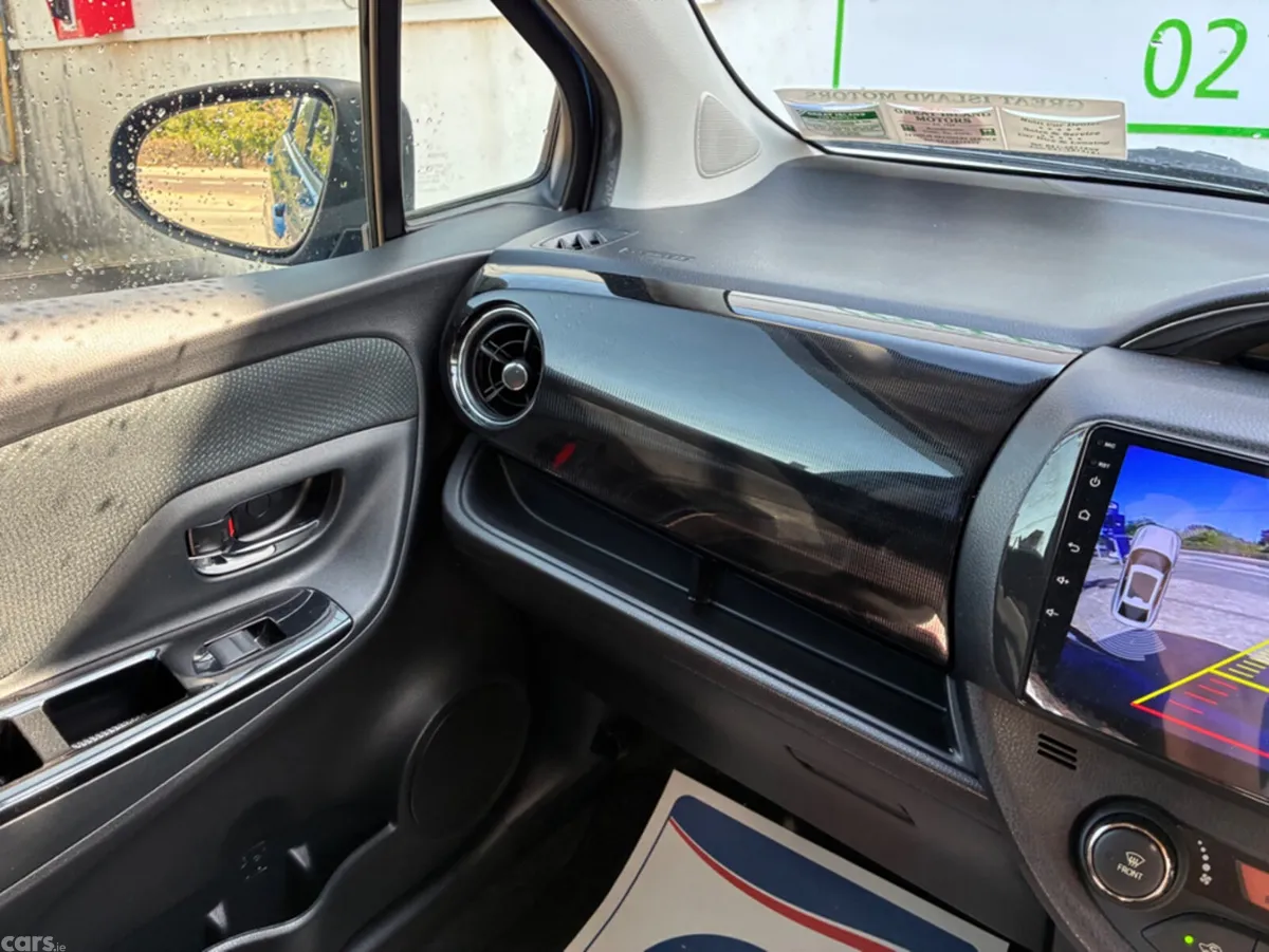 Toyota Vitz Hatchback, Petrol Hybrid, 2017, Blue