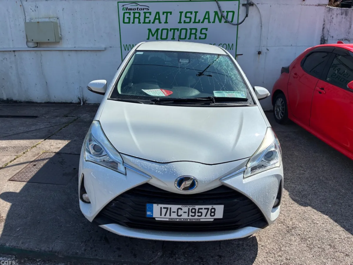 Toyota Vitz Hatchback, Petrol Hybrid, 2017, White