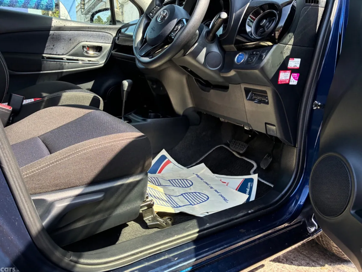 Toyota Vitz Hatchback, Petrol Hybrid, 2018, Blue