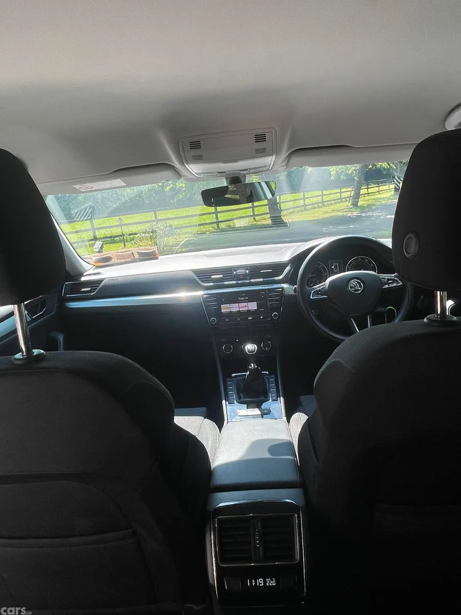 Skoda Superb Estate, Diesel, 2017, Silver