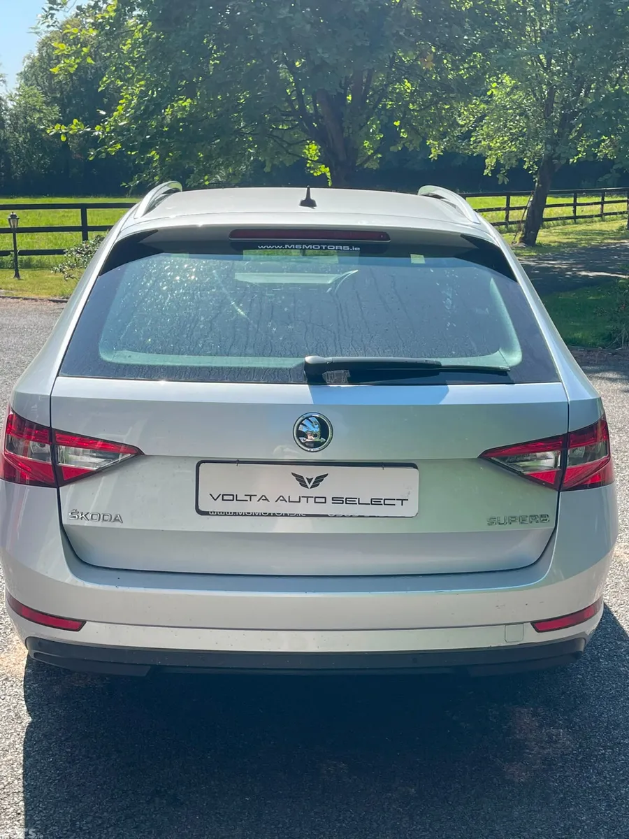 Skoda Superb Estate, Diesel, 2017, Silver