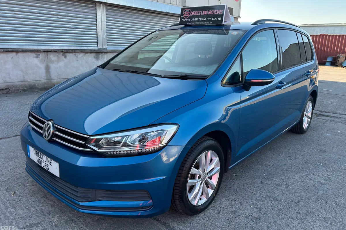 Volkswagen Touran MPV, Petrol, 2016, Blue