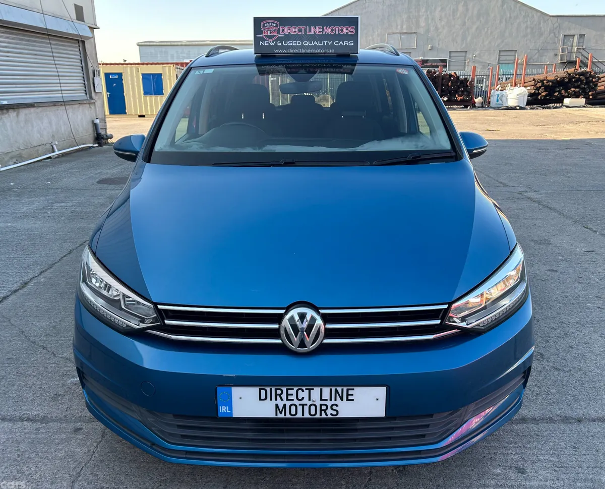 Volkswagen Touran MPV, Petrol, 2016, Blue