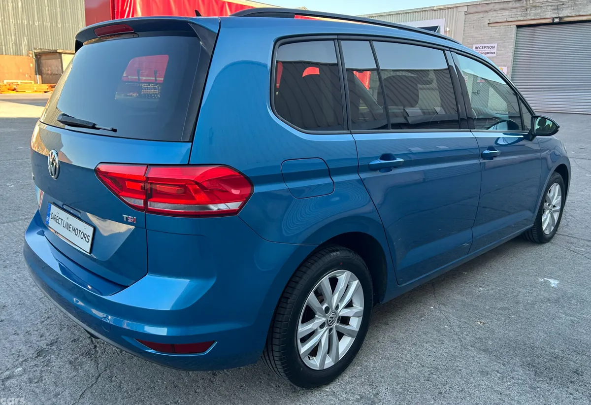 Volkswagen Touran MPV, Petrol, 2016, Blue