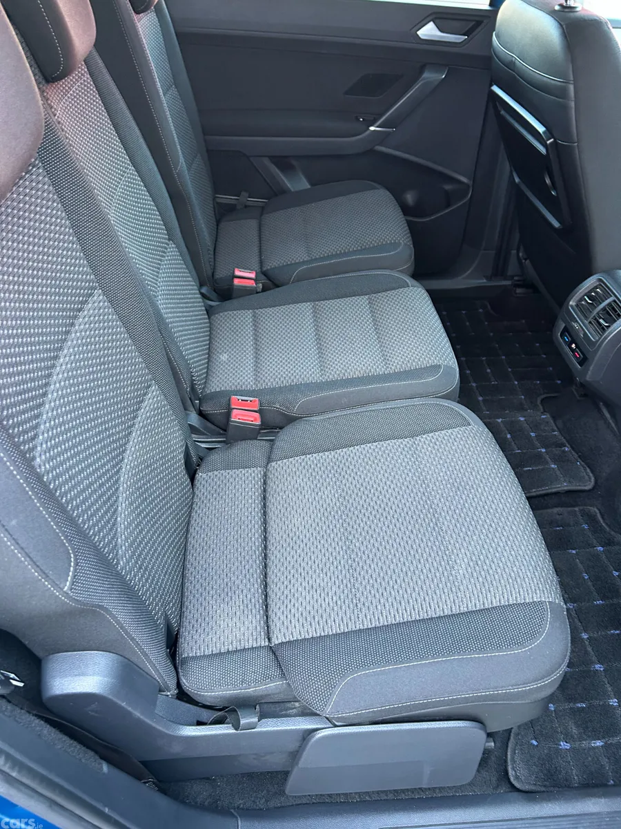 Volkswagen Touran MPV, Petrol, 2016, Blue