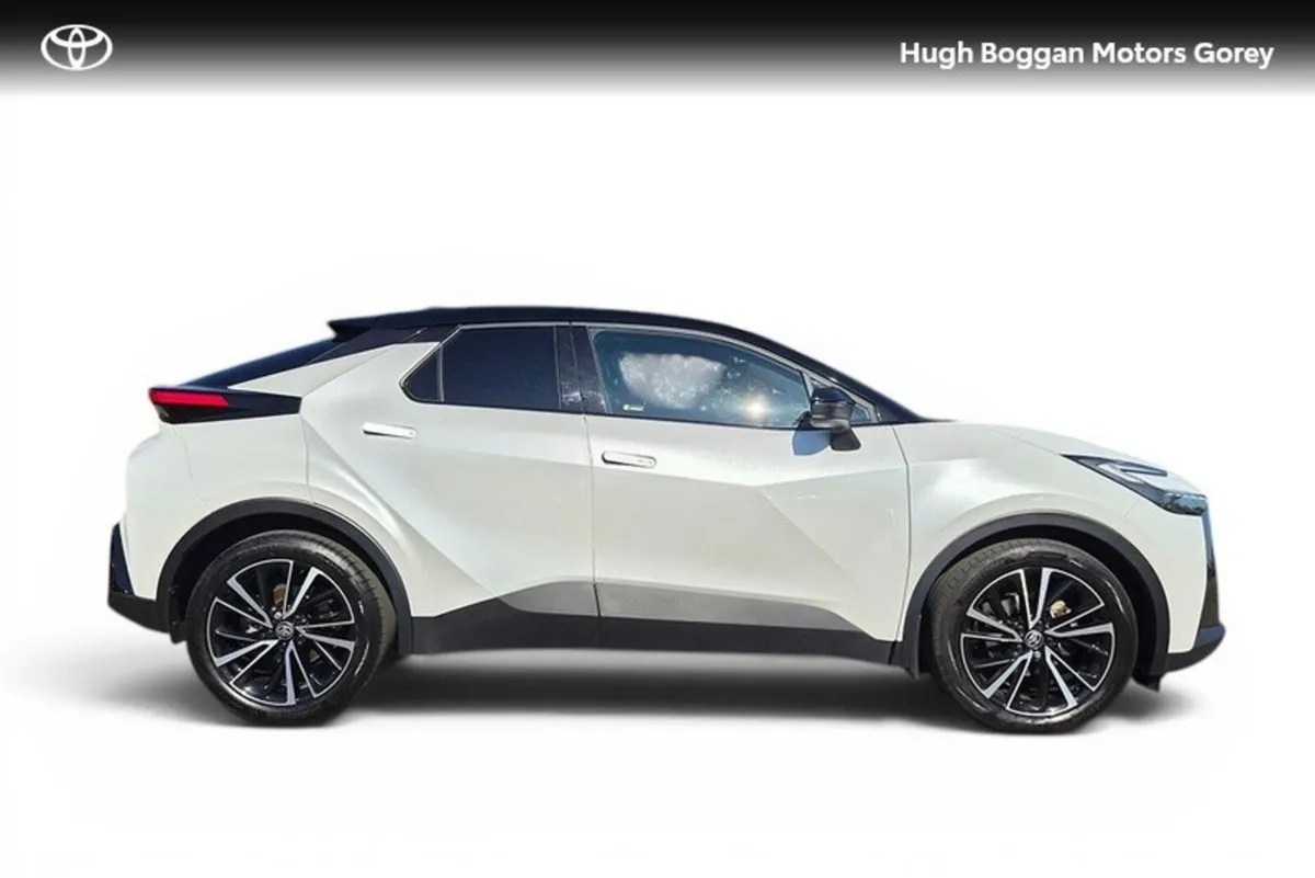 Toyota C-HR SUV, Petrol Hybrid, 2024, White