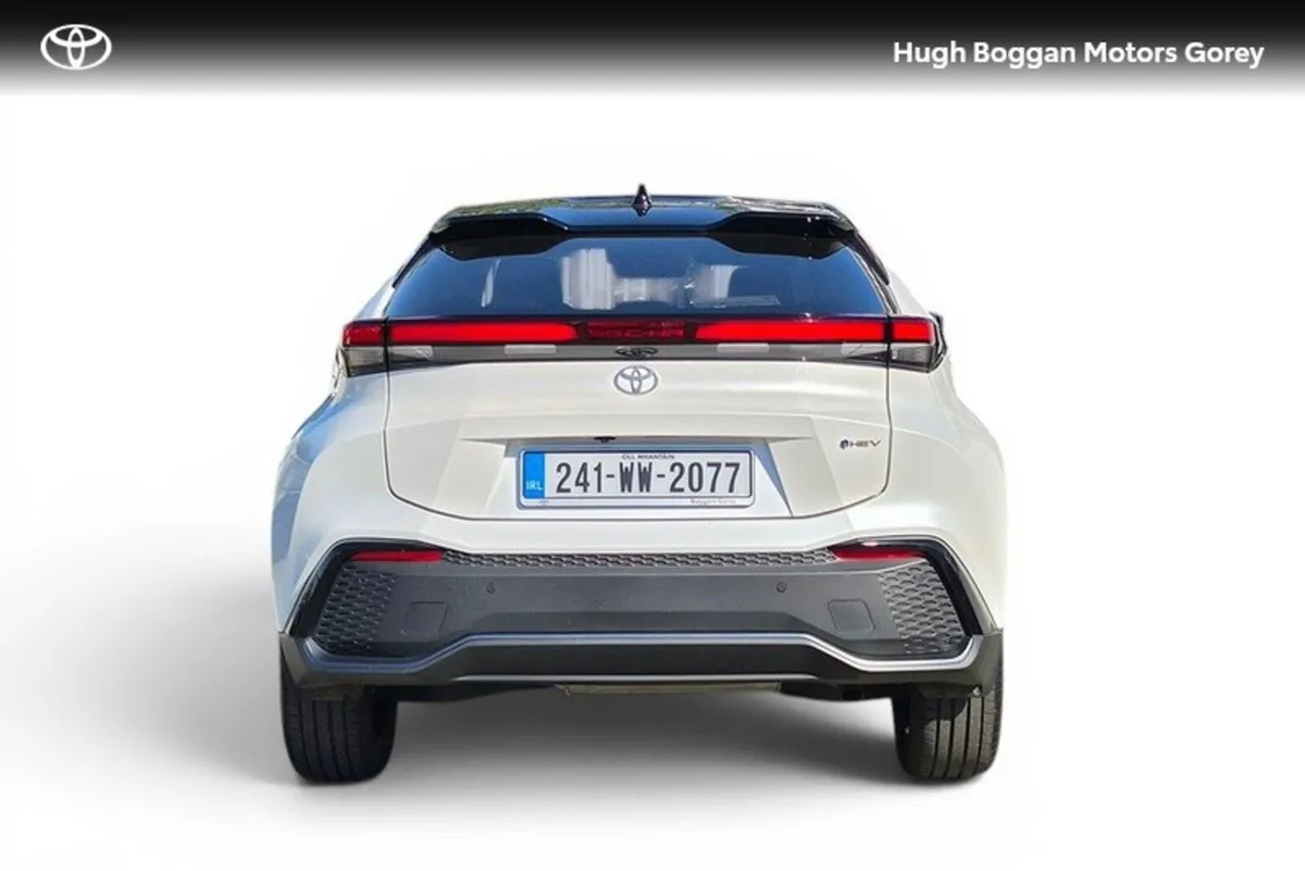 Toyota C-HR SUV, Petrol Hybrid, 2024, White