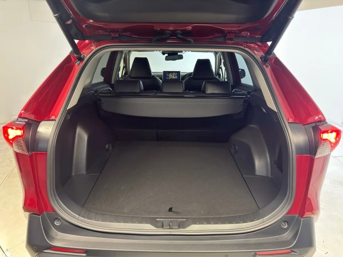 Toyota RAV4 SUV, Petrol Hybrid, 2022, Red