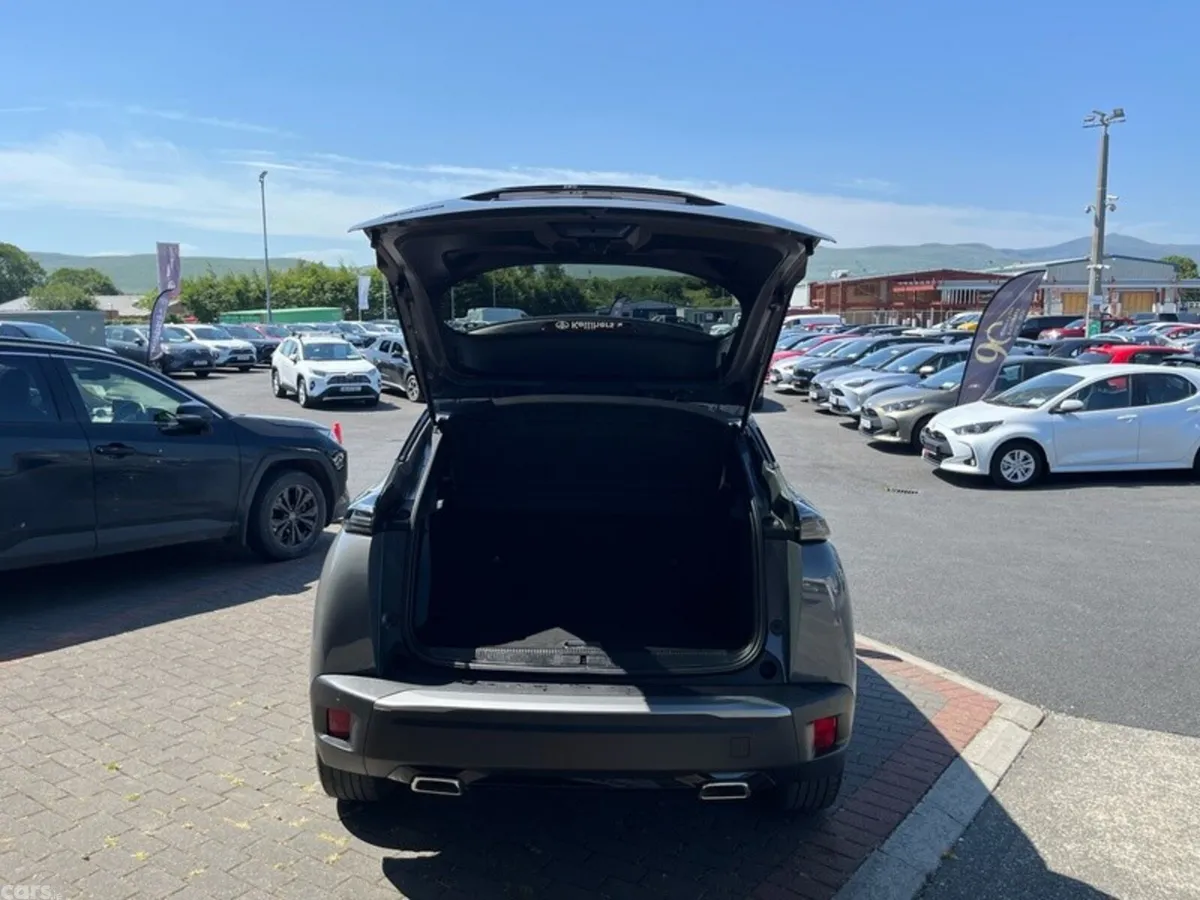 Peugeot 2008 MPV, Petrol, 2024, Grey