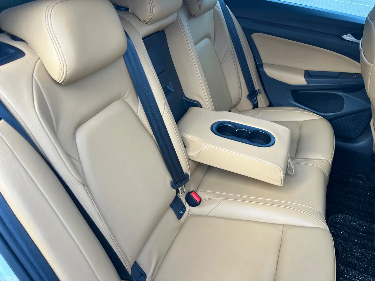 Volkswagen Golf Hatchback, Petrol, 2021, White