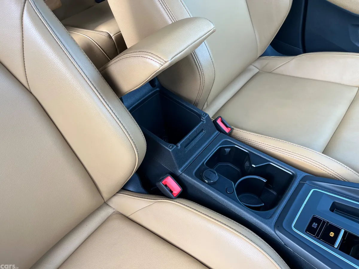 Volkswagen Golf Hatchback, Petrol, 2021, White
