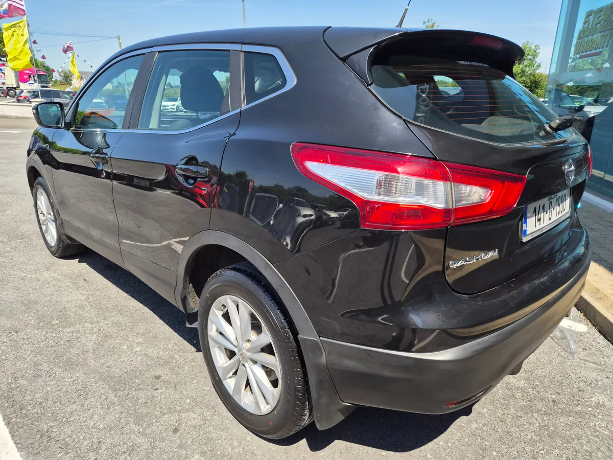 Nissan Qashqai Hatchback, Diesel, 2014, Black