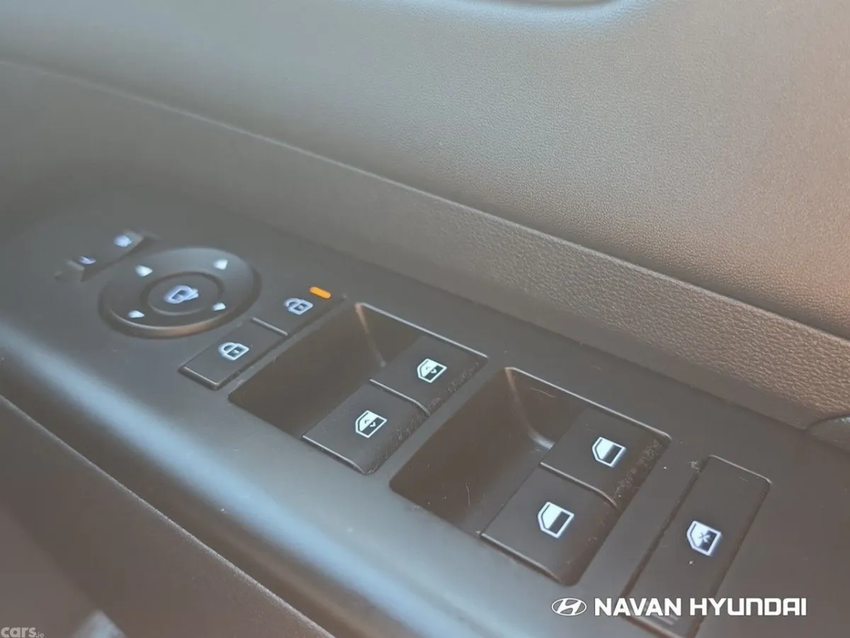 Hyundai KONA MPV, Electric, 2024, White