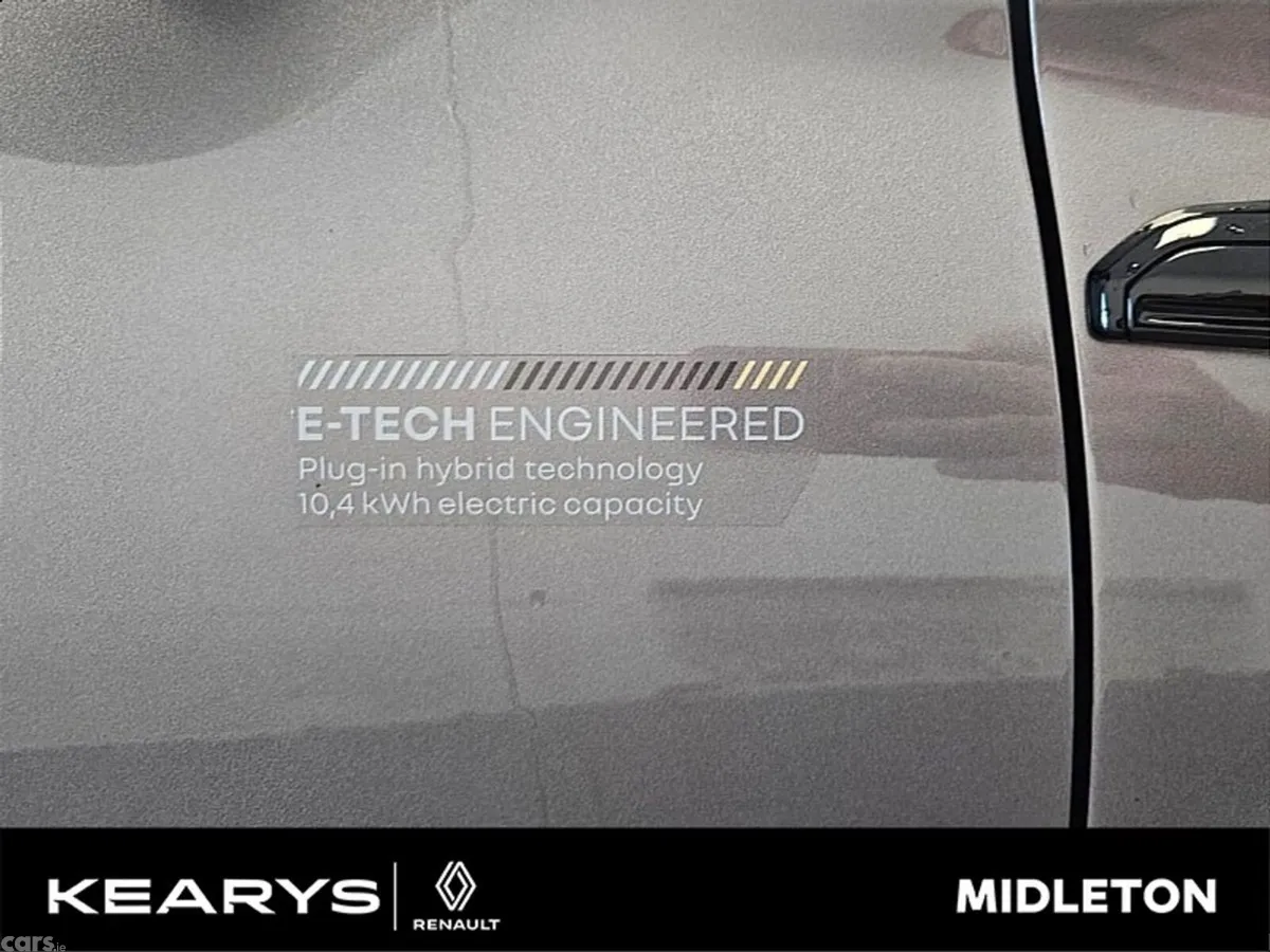 Renault Captur SUV, Petrol Plug-in Hybrid, 2023, Grey