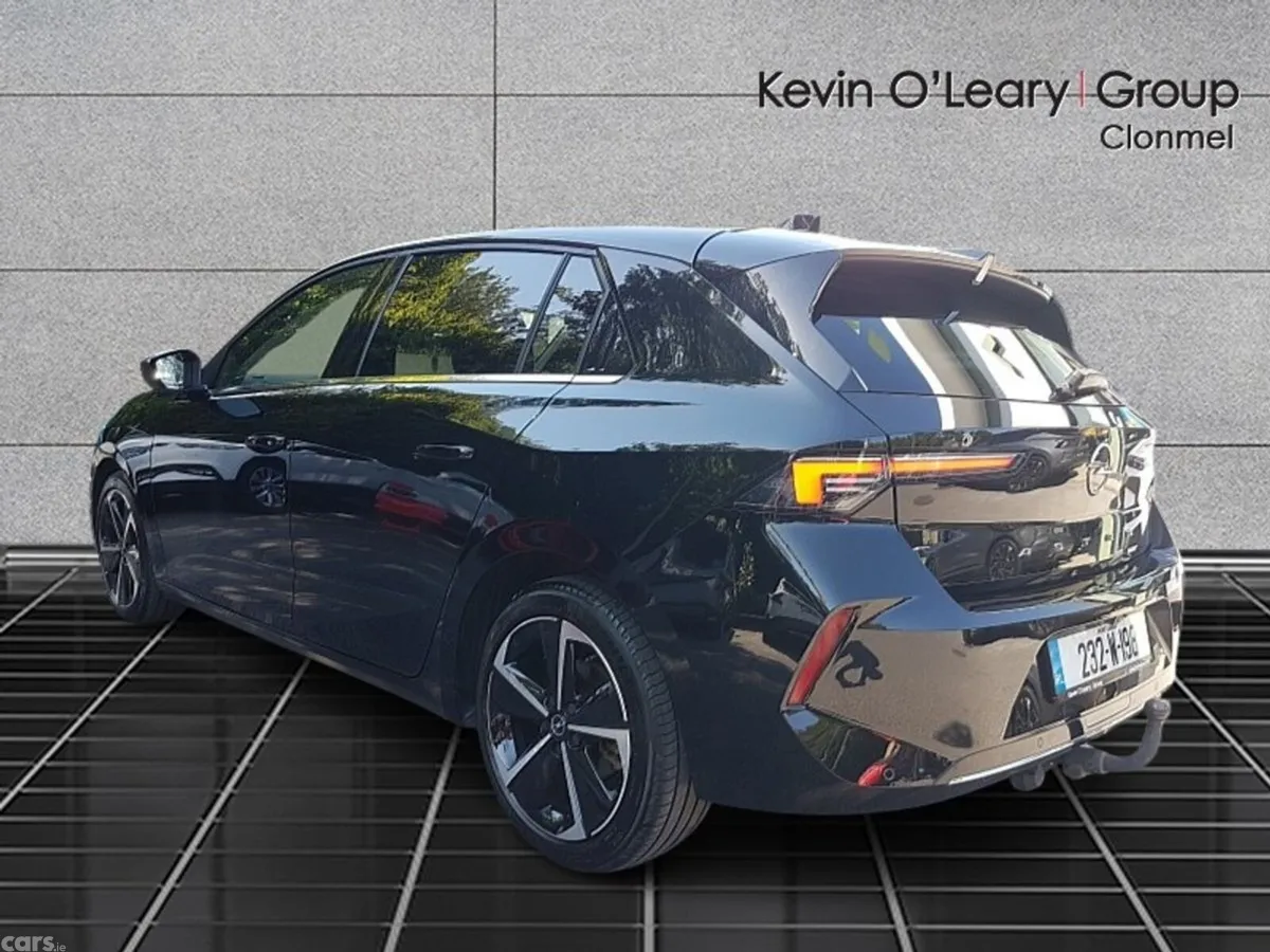 Opel Astra Hatchback, Petrol, 2023, Black