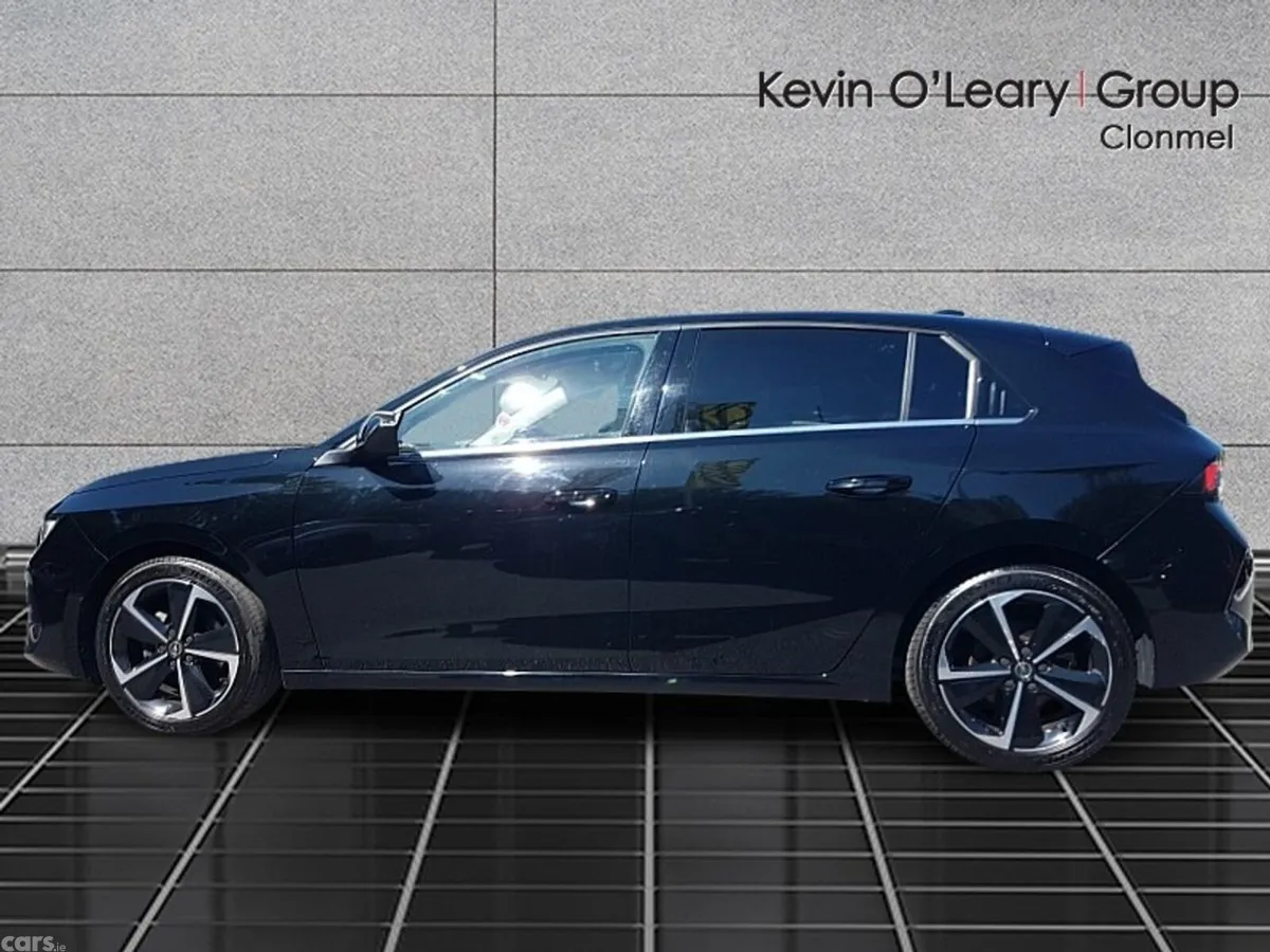 Opel Astra Hatchback, Petrol, 2023, Black