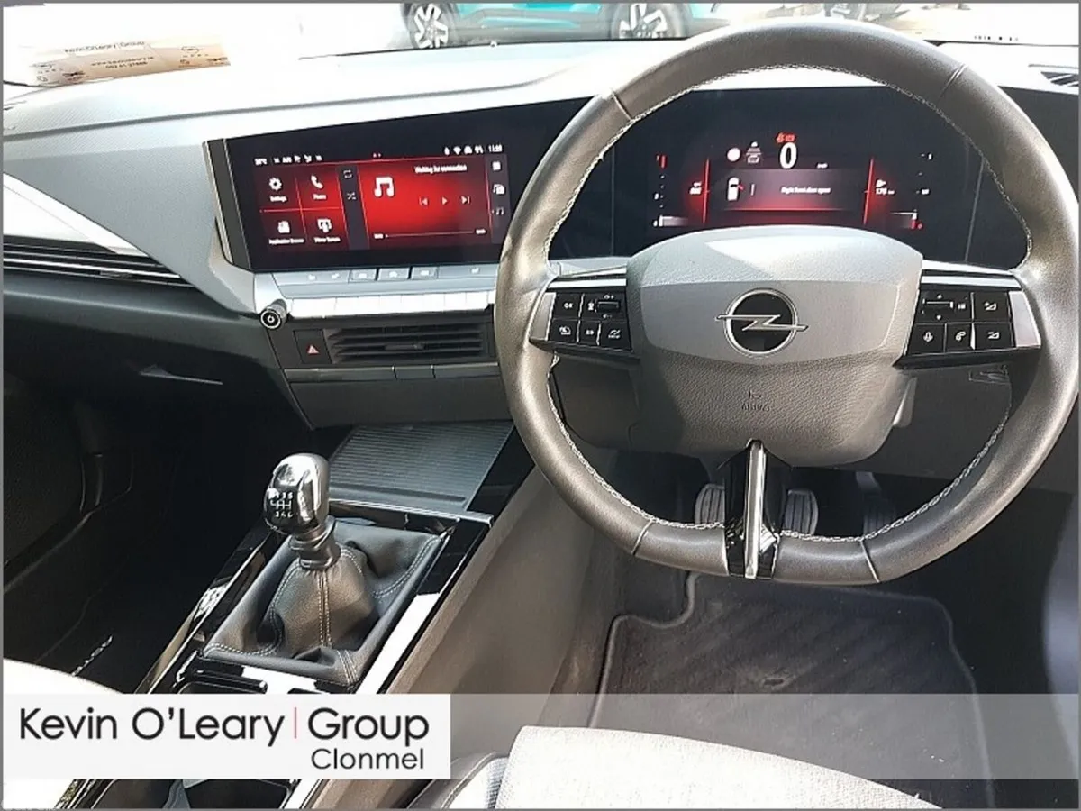 Opel Astra Hatchback, Petrol, 2023, Black