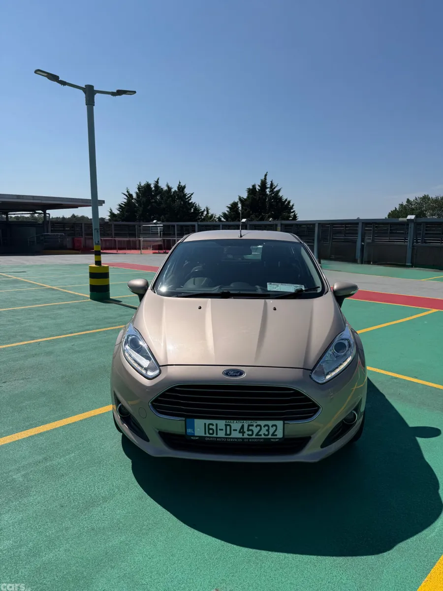 Ford Fiesta Hatchback, Petrol, 2016, Silver