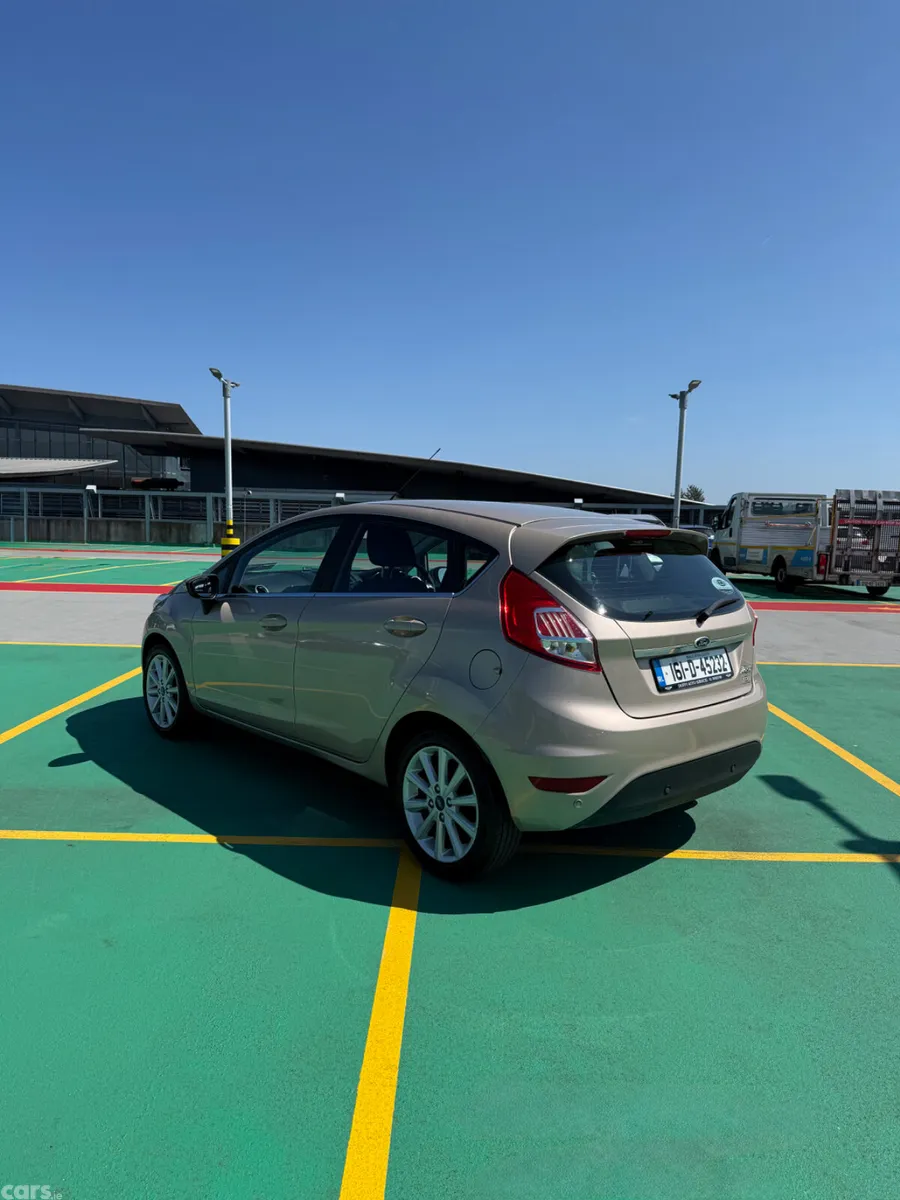 Ford Fiesta Hatchback, Petrol, 2016, Silver