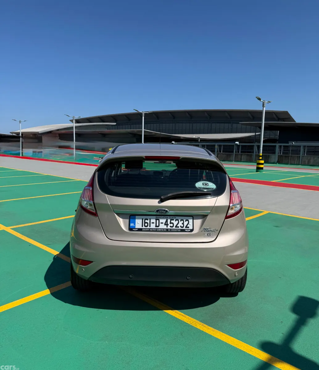 Ford Fiesta Hatchback, Petrol, 2016, Silver