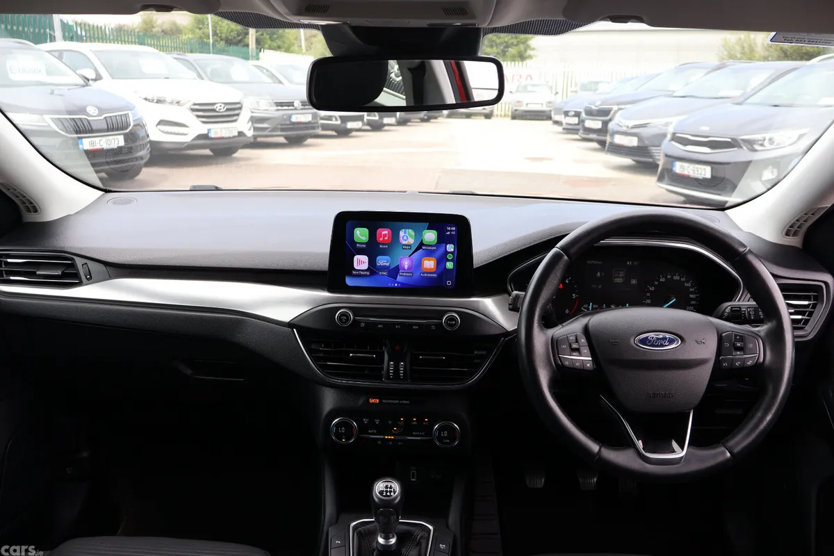 Ford Focus Hatchback, Diesel, 2020, Red