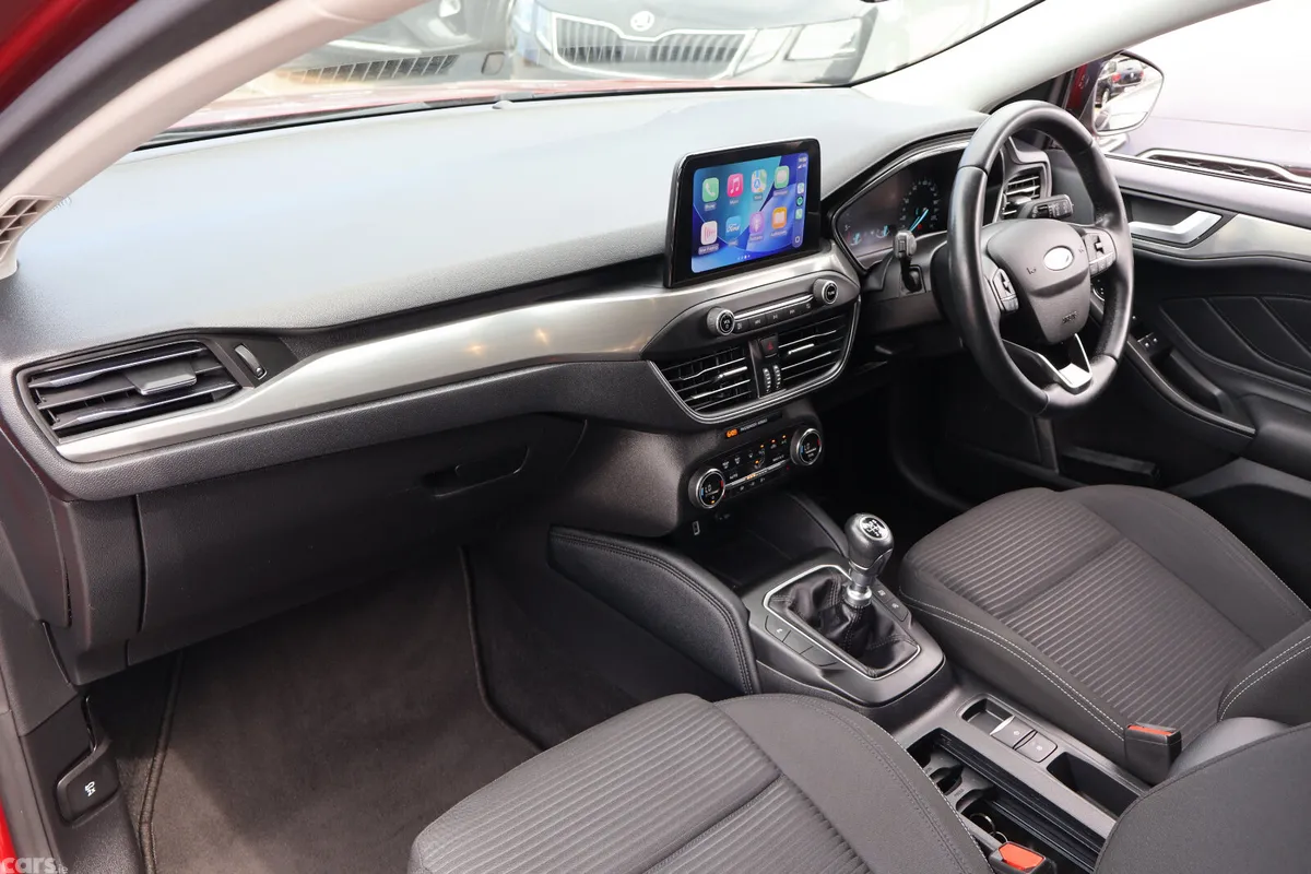 Ford Focus Hatchback, Diesel, 2020, Red