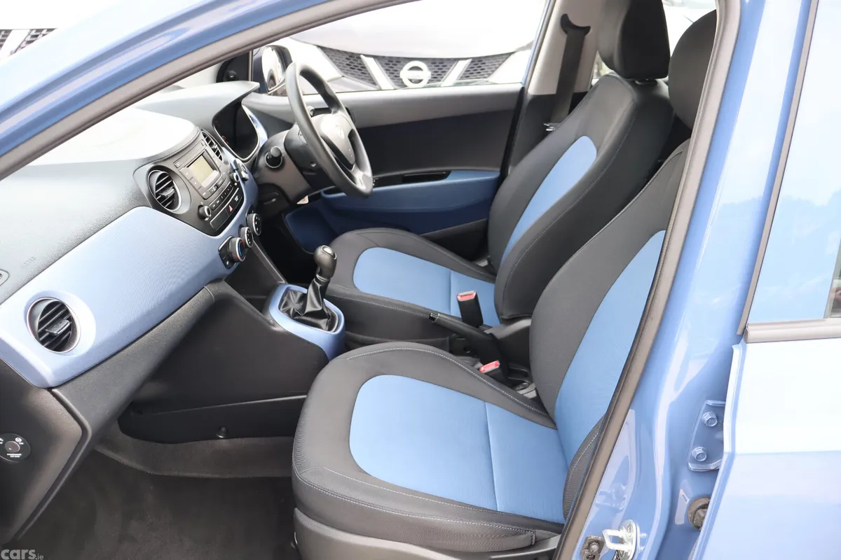 Hyundai i10 Hatchback, Petrol, 2018, Blue
