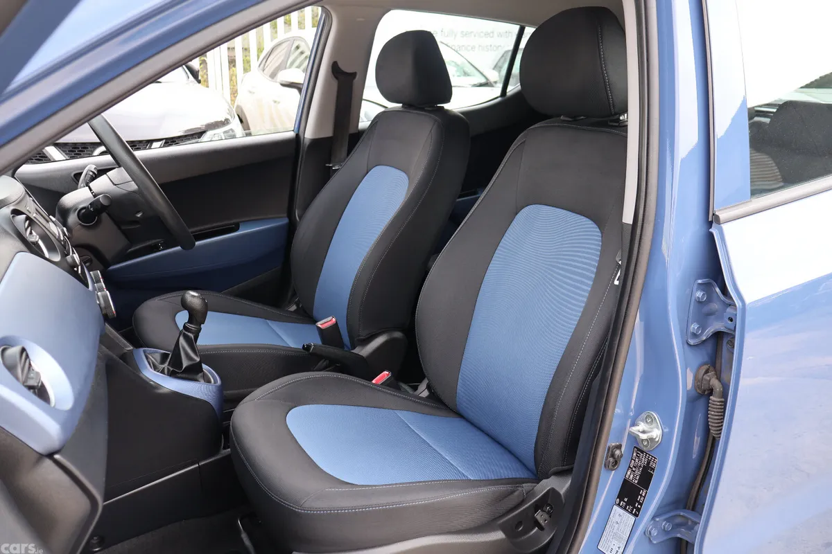 Hyundai i10 Hatchback, Petrol, 2018, Blue
