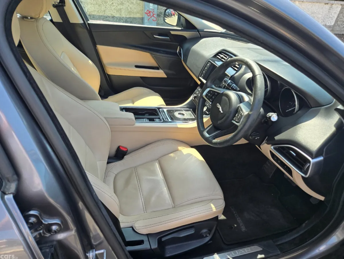 Jaguar XE Saloon, Diesel, 2017, Grey