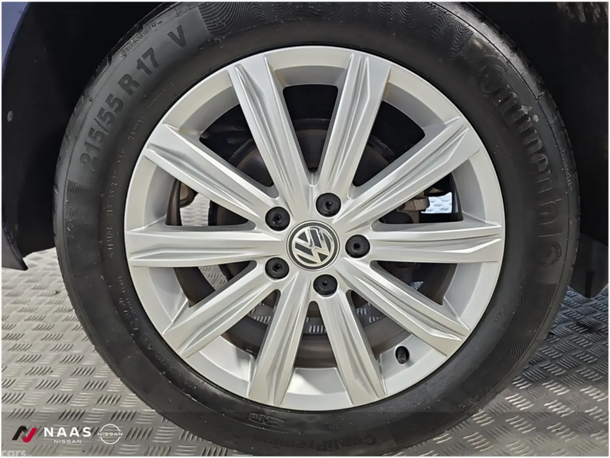 Volkswagen Touran SUV, Petrol, 2019, Blue