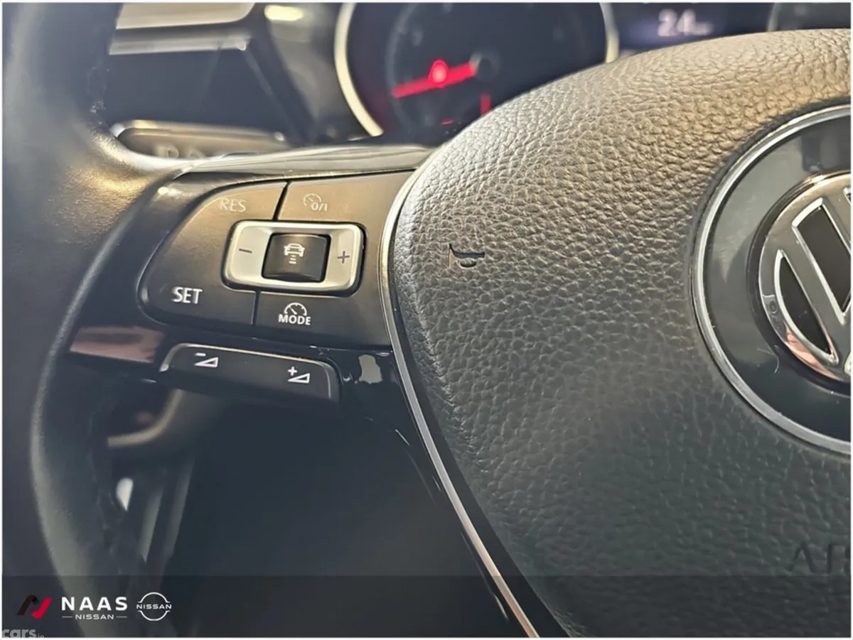 Volkswagen Touran SUV, Petrol, 2019, Blue