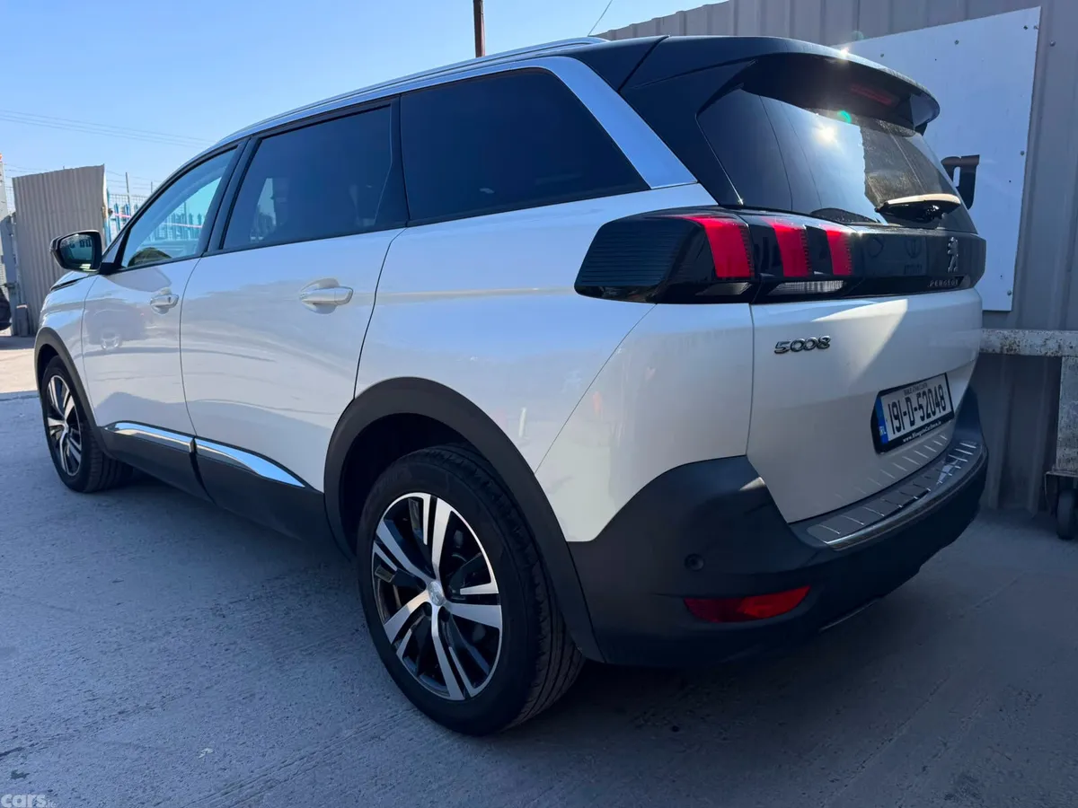 Peugeot 5008 MPV, Diesel, 2019, White