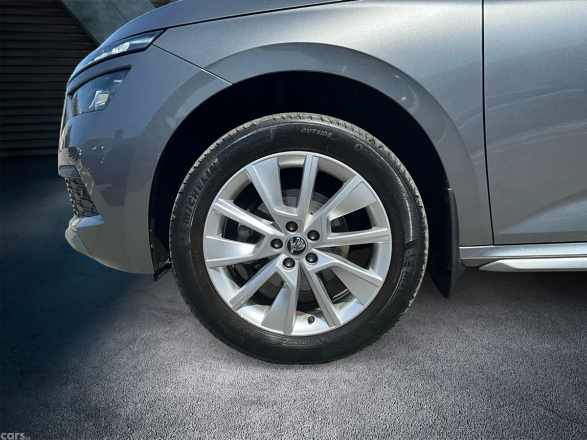 Skoda Kamiq Hatchback, Petrol, 2023, Grey