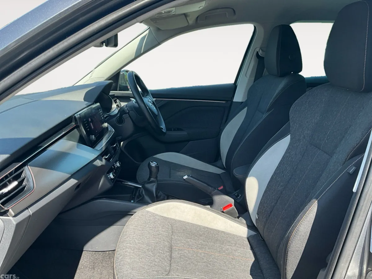 Skoda Kamiq Hatchback, Petrol, 2023, Grey