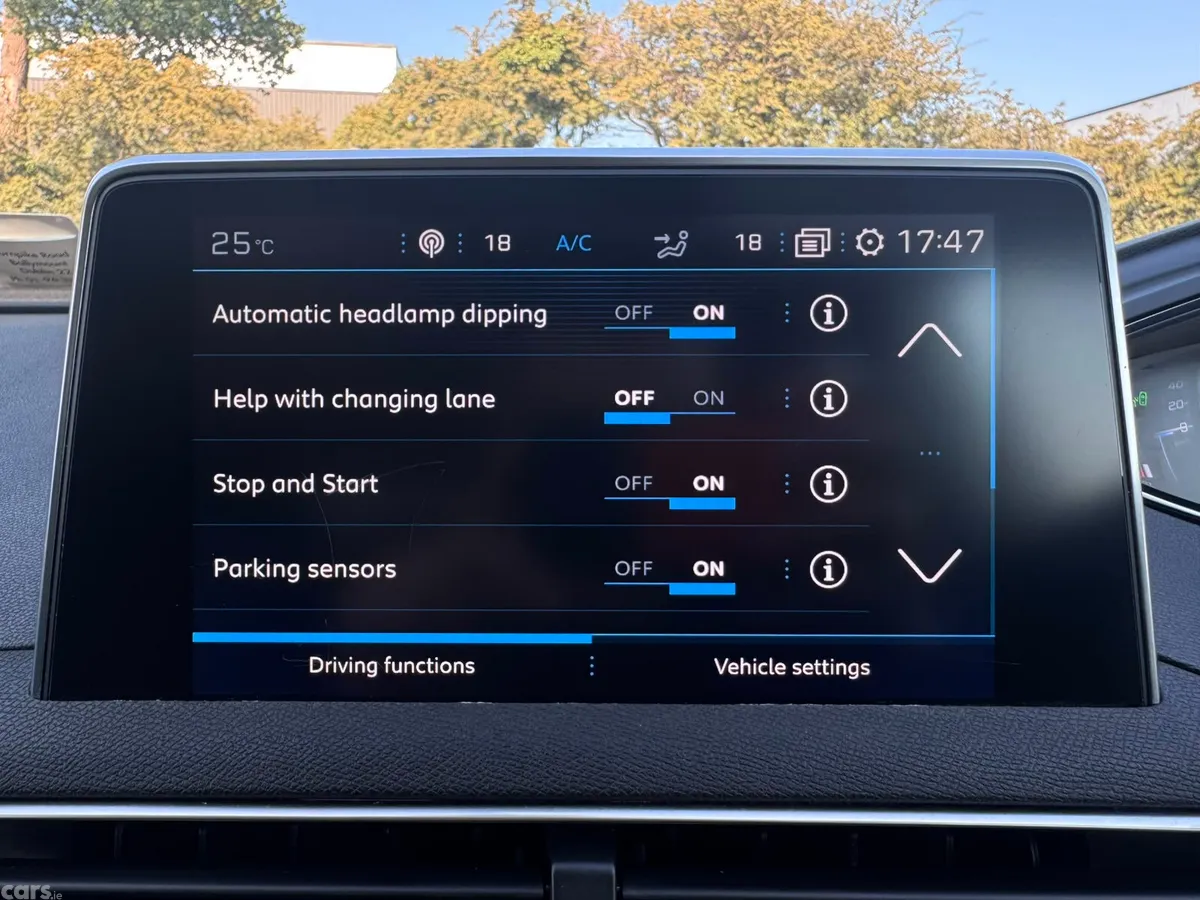 Peugeot 5008 MPV, Diesel, 2019, White