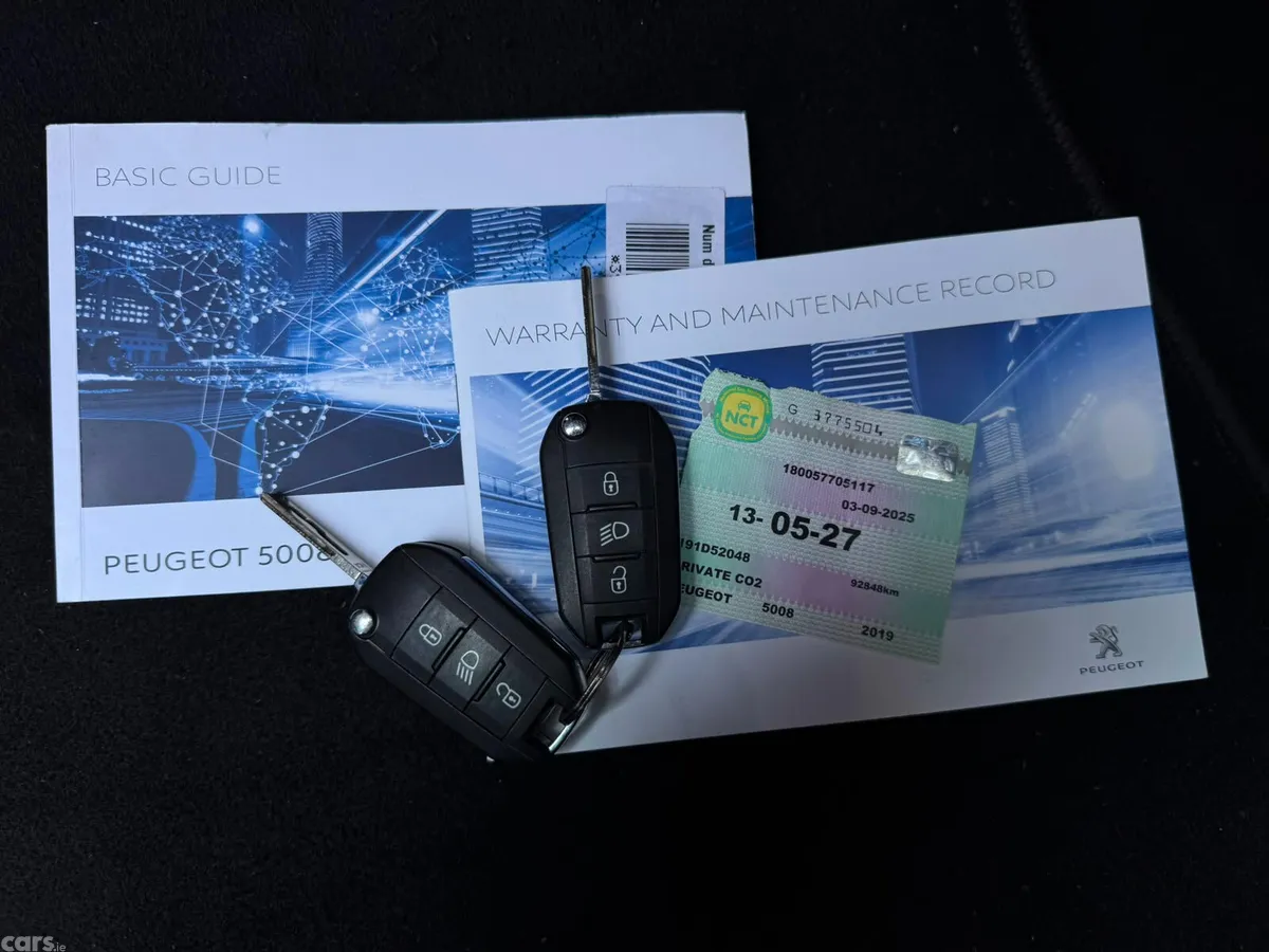 Peugeot 5008 MPV, Diesel, 2019, White