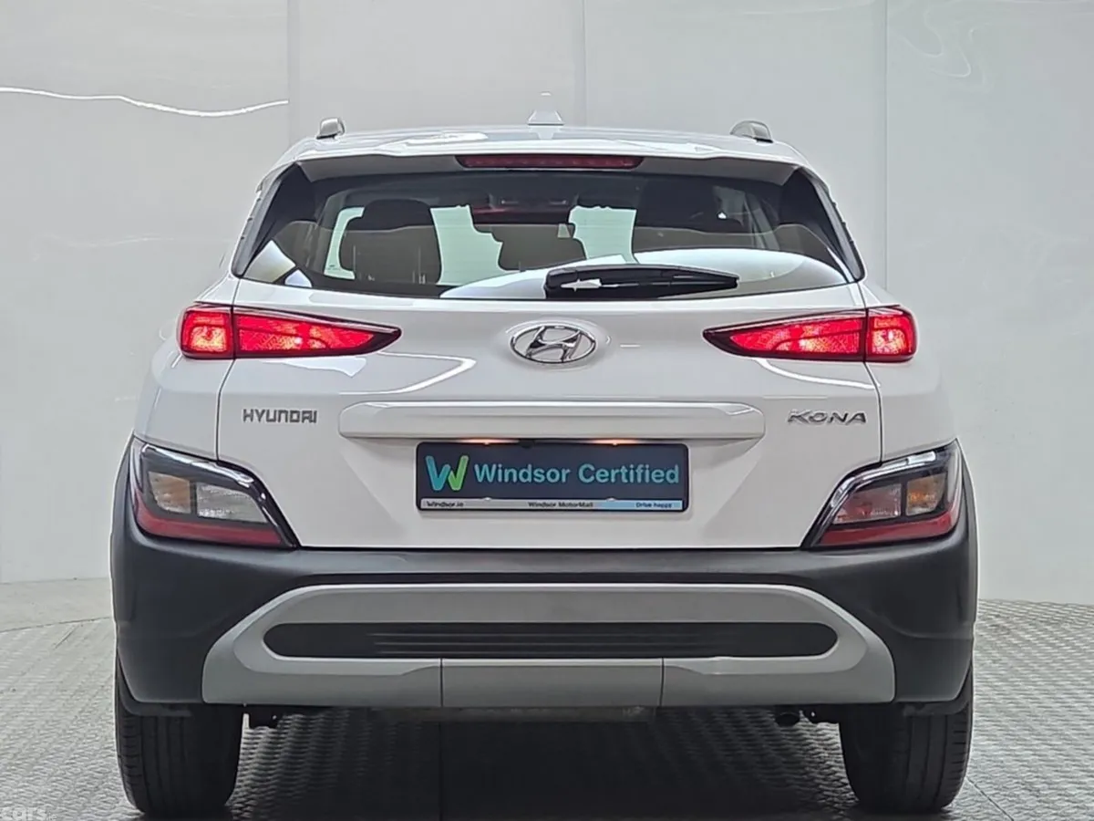 Hyundai KONA MPV, Petrol, 2023, White
