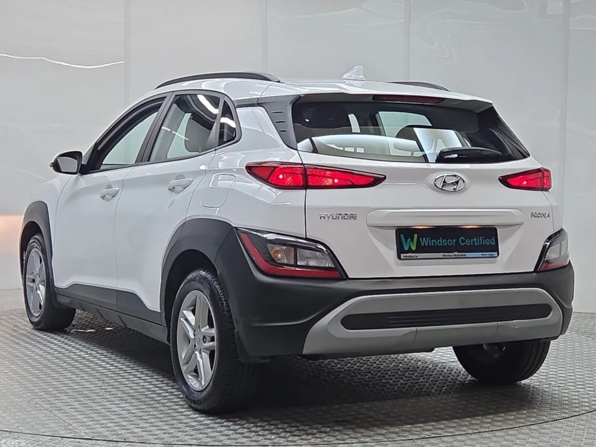 Hyundai KONA MPV, Petrol, 2023, White