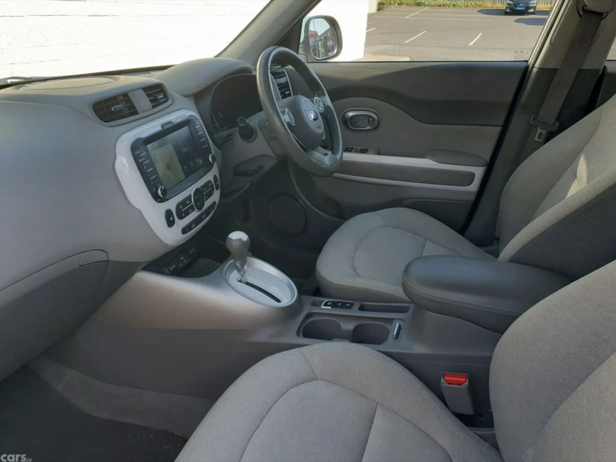 Kia Soul Hatchback, Electric, 2017, White