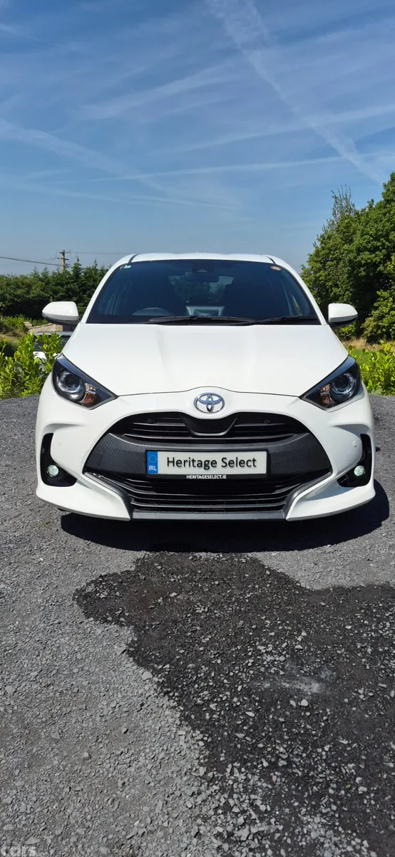 Toyota Yaris Hatchback, Petrol, 2021, White