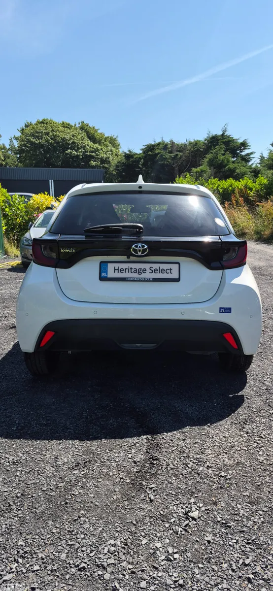 Toyota Yaris Hatchback, Petrol, 2021, White