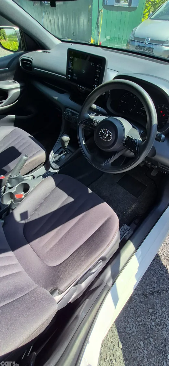 Toyota Yaris Hatchback, Petrol, 2021, White