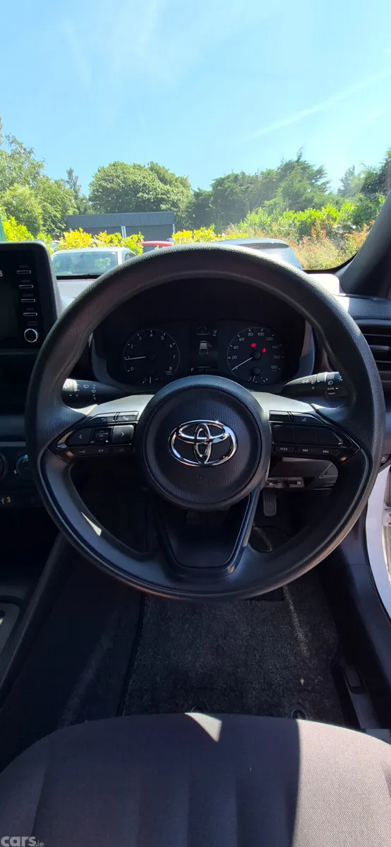 Toyota Yaris Hatchback, Petrol, 2021, White