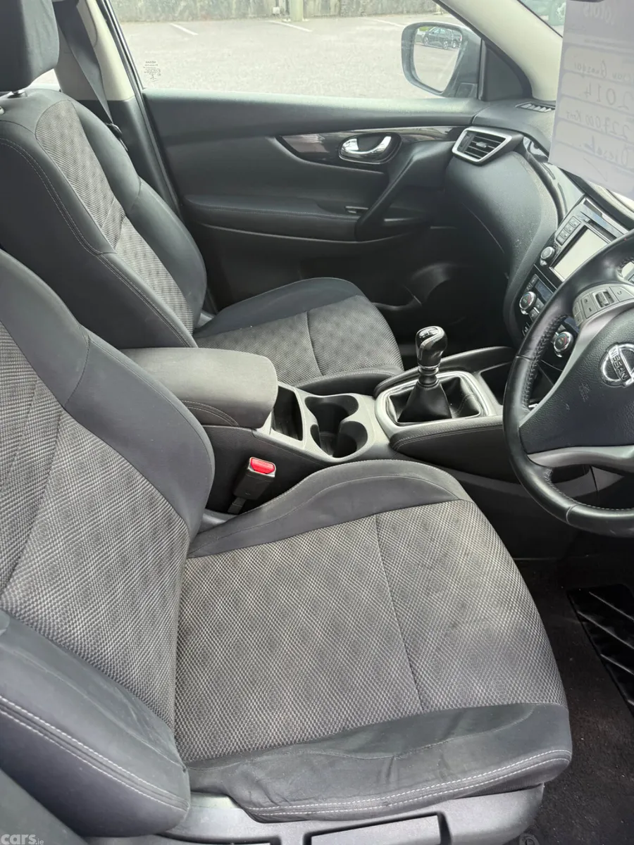 Nissan Qashqai Hatchback, Diesel, 2014, Silver