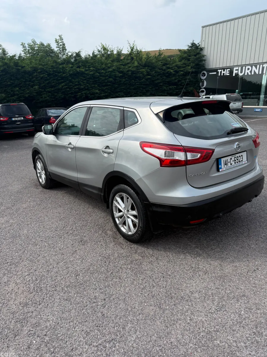 Nissan Qashqai Hatchback, Diesel, 2014, Silver