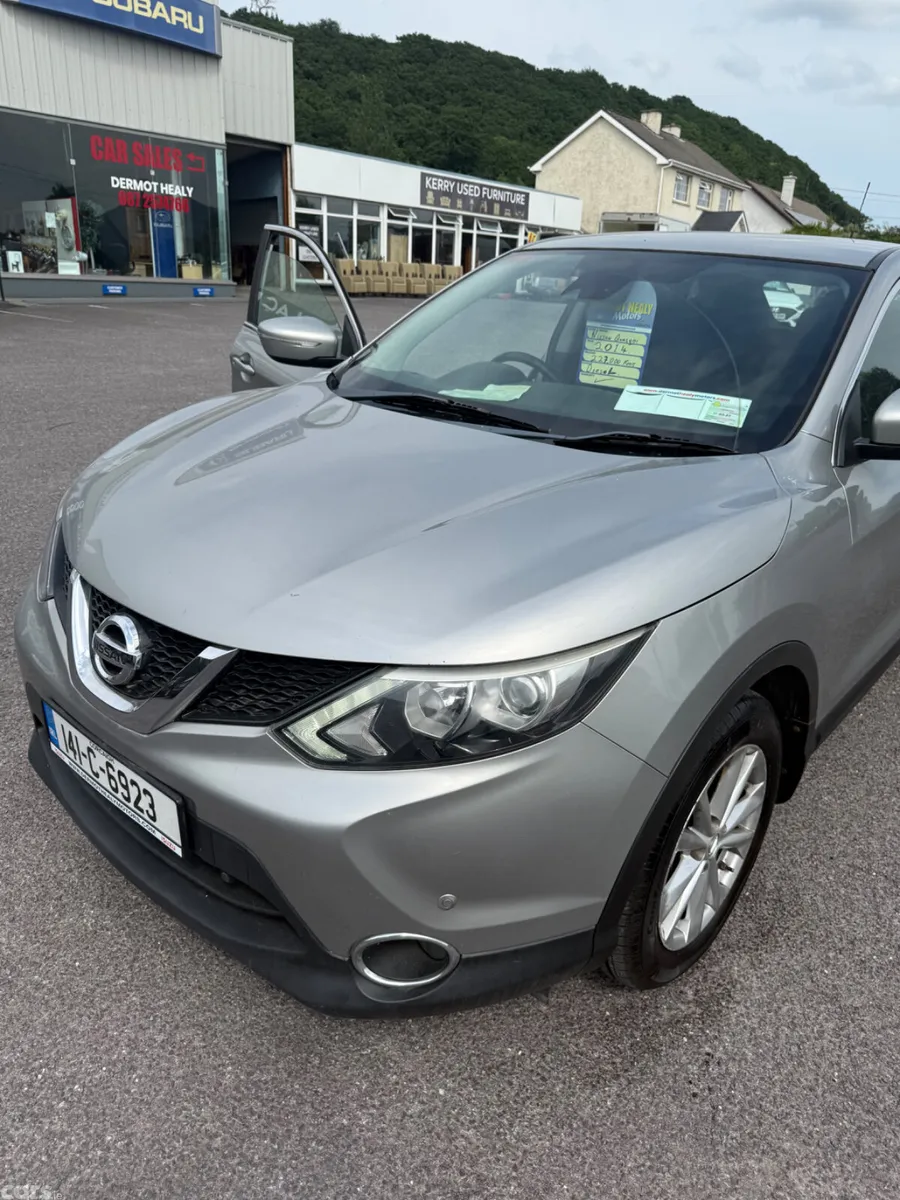 Nissan Qashqai Hatchback, Diesel, 2014, Silver