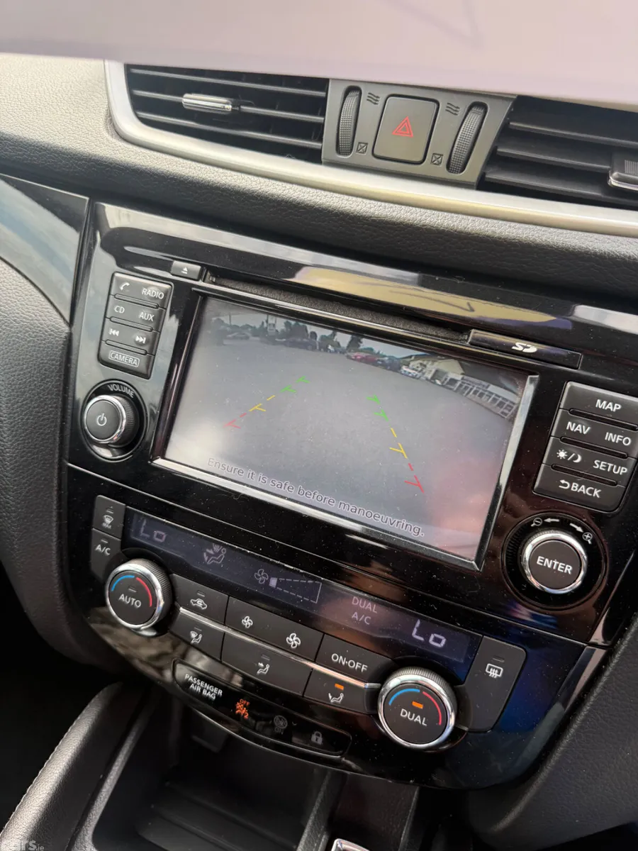 Nissan Qashqai Hatchback, Diesel, 2014, Silver