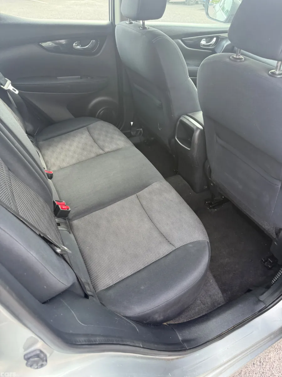 Nissan Qashqai Hatchback, Diesel, 2014, Silver