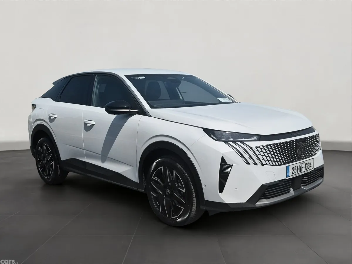 Peugeot 3008 MPV, Petrol, 2025, White