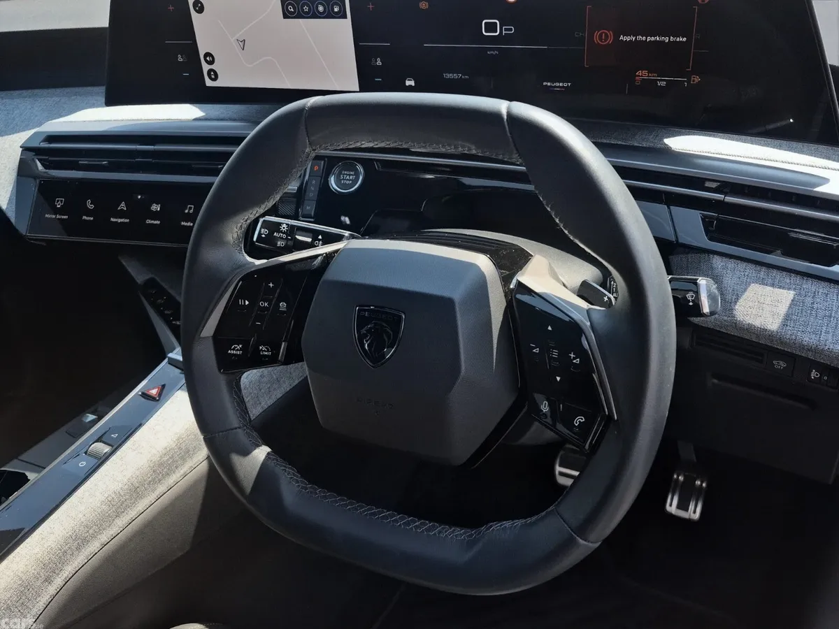 Peugeot 3008 MPV, Petrol, 2025, White